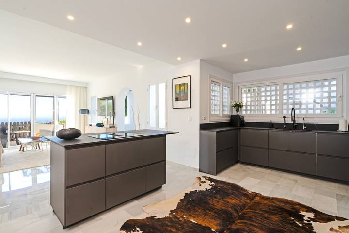 Apartamento de vacaciones para 4 personas, con piscina además de jardín y terraza - 1