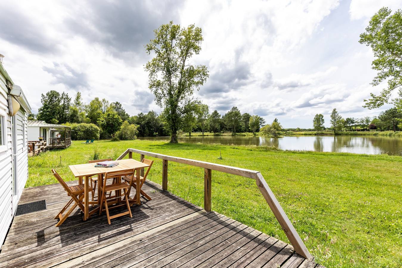 Mobile Home for 3 People at Lake Isachris – Hiking and Relaxation in the Médoc in Queyrac, Lesparre-Médoc region