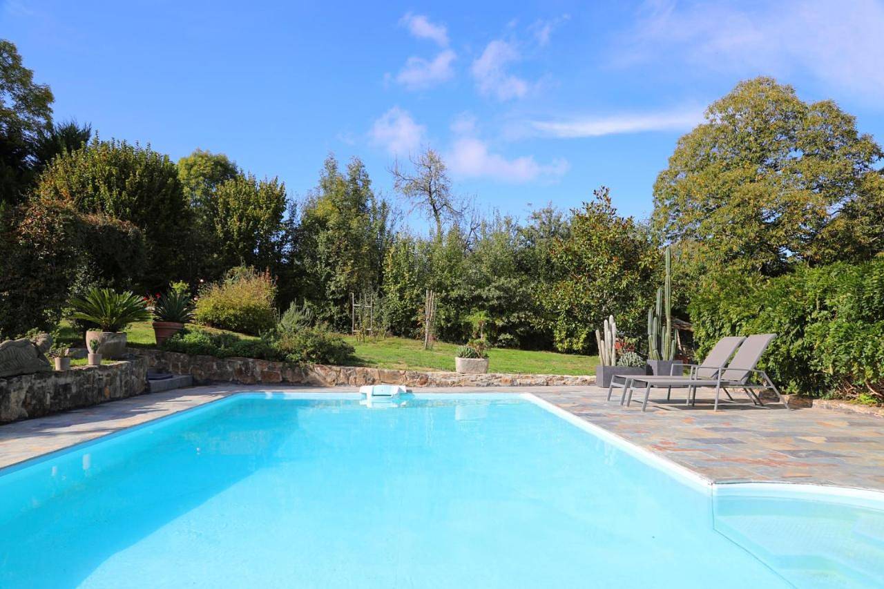 Three-Bedroom House in Ladignac-le-Long, Parc naturel régional Périgord-Limousin