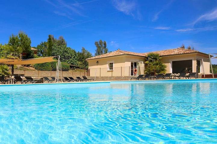 Location de vacances pour 5 personnes, avec Terrasse ainsi que Jardin et Sauna à Saint-Maurice-d'Ardèche