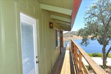 Log Cabin for 10 People in Lake Nacimiento, San Luis Obispo County, Photo 4