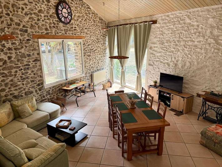 Location de vacances pour 4 personnes, avec Terrasse et Jardin à Espalem