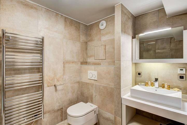 Apartamento entero, Apartamento moderno con aparcamiento cerca de pistas en Courchevel Village in Saint-Bon-Tarentaise, Massif de la Vanoise