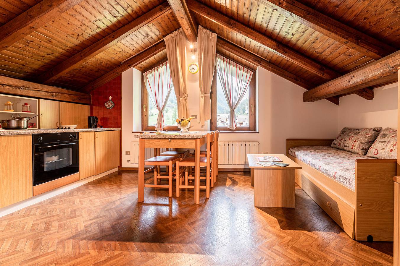 Ganze Wohnung, Ferienwohnung 'Bilocale 2' mit Gemeinschaftsgarten und Wi-Fi in Pracorno, Rabbi