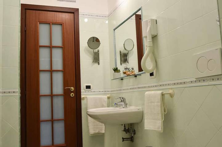 Entire apartment, Ampio e Panoramico Appartamento a due Passi dal Mare, Vista Unica su Isolabella in Mazzarò, Taormina