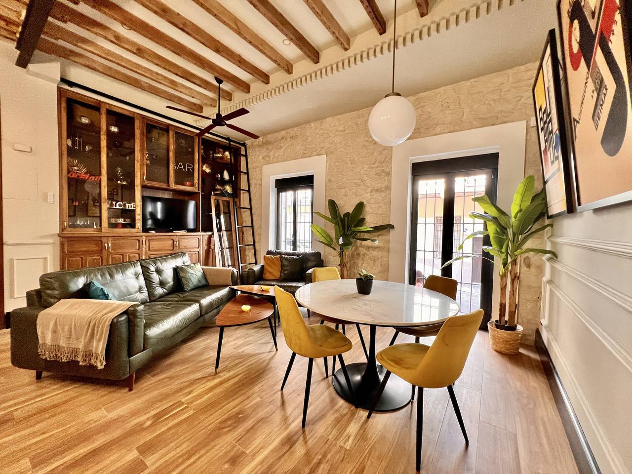 Ganze Wohnung, Ferienwohnung für 4 Personen mit Terrasse in El Barrio, Alicante