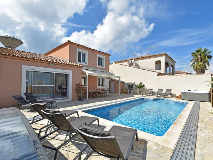 Holiday home for 8 people, with pool and terrace as well as garden, child-friendly - 1