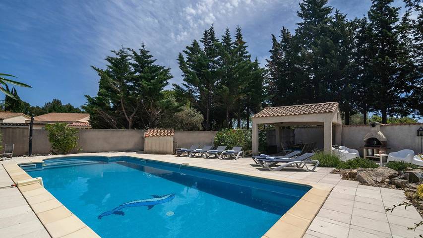 Villa pour 6 personnes, avec piscine ainsi que jardin et terrasse