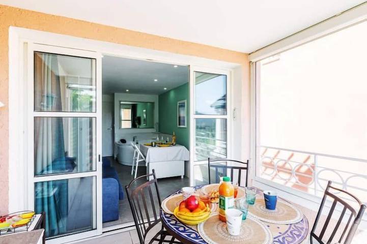 Gîte pour 4 personnes, avec jardin ainsi que piscine et jacuzzi dans Golf De Cap Esterel