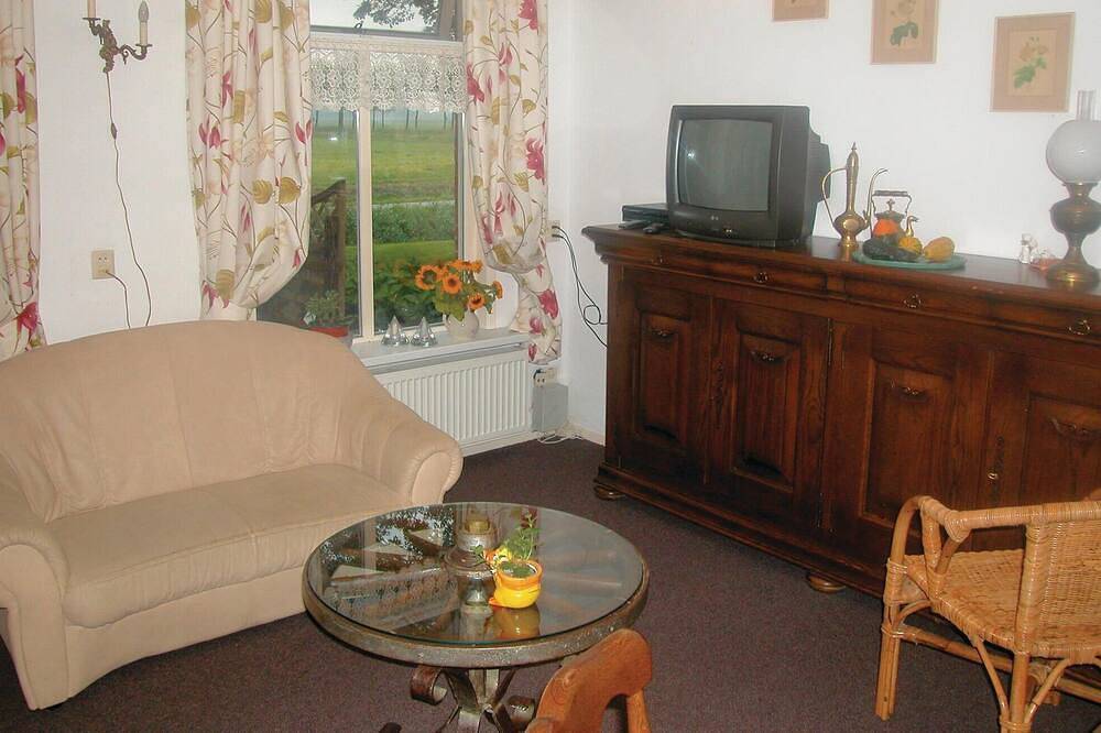 Entire apartment, Lovely apartment in Saaxumhuizen in North Sea Netherlands