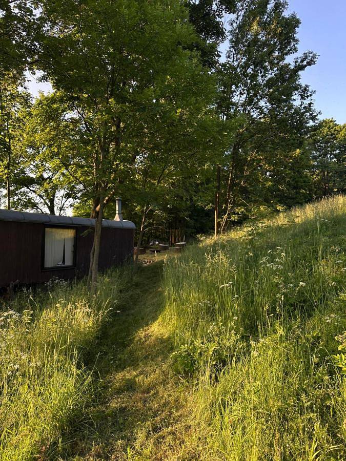 Camping für 3 Personen, mit Terrasse und Ausblick sowie Garten, mit Haustier in der Böhmische Schweiz
