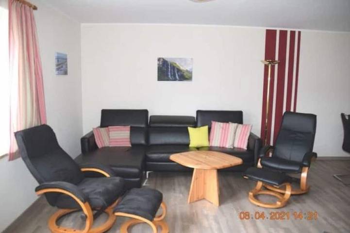 Ferienwohnung für 4 Personen, mit Terrasse und Garten in Wenkendorf