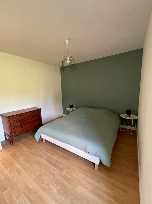 Two-Bedroom House in Grand-Fougeray, Région de Redon
