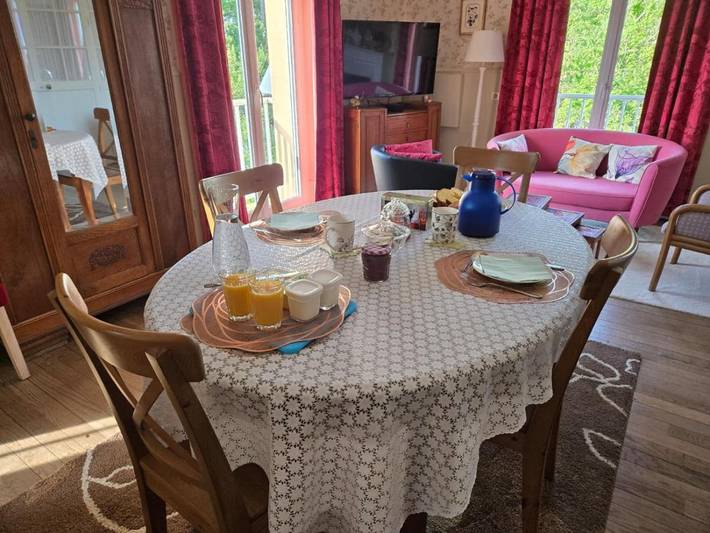 Location de vacances pour 2 personnes, avec vue, animaux acceptés à Saint-Honoré-les-Bains - 3