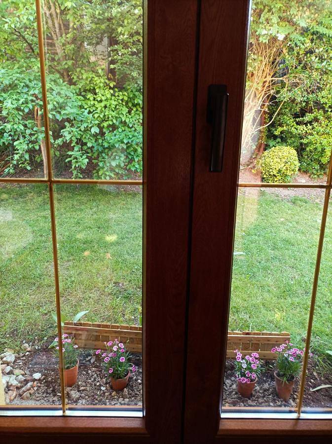 Iris Garden Cottage in Saint-Germain-en-Laye, Yvelines