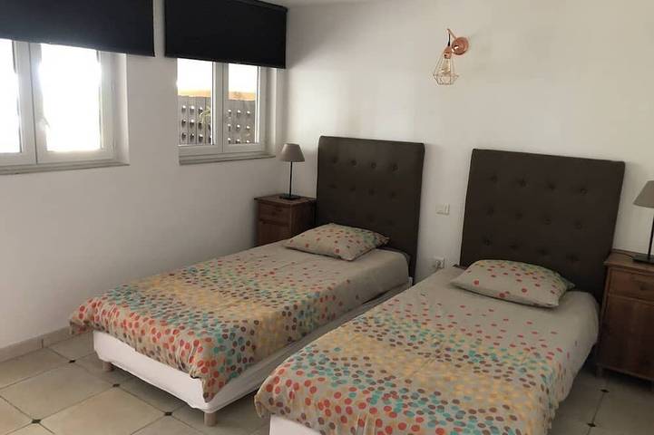 Gîte pour 4 personnes, avec jardin ainsi que terrasse et piscine à Montagnac - 2