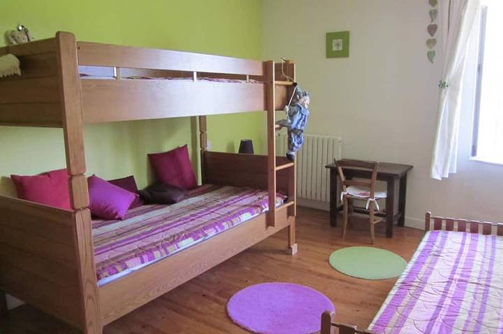Gîte pour 8 personnes, avec jardin à Ferrières-sur-Sichon - 4