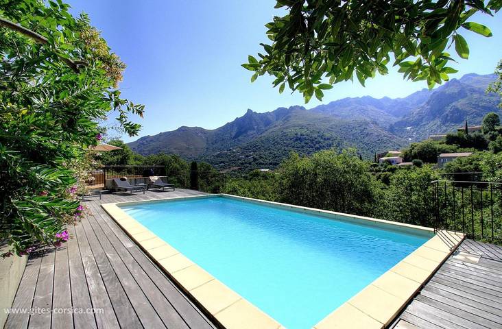 Gîte pour 8 personnes, avec Terrasse et Piscine