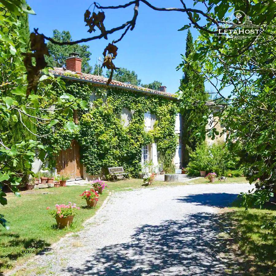 Five-Bedroom House in Soupex, Région de Carcassonne
