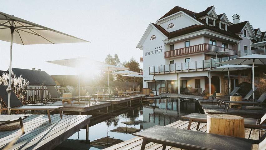 Ferienwohnung für 3 Personen, mit Terrasse und Garten sowie Sauna und Pool, mit Haustier - 1