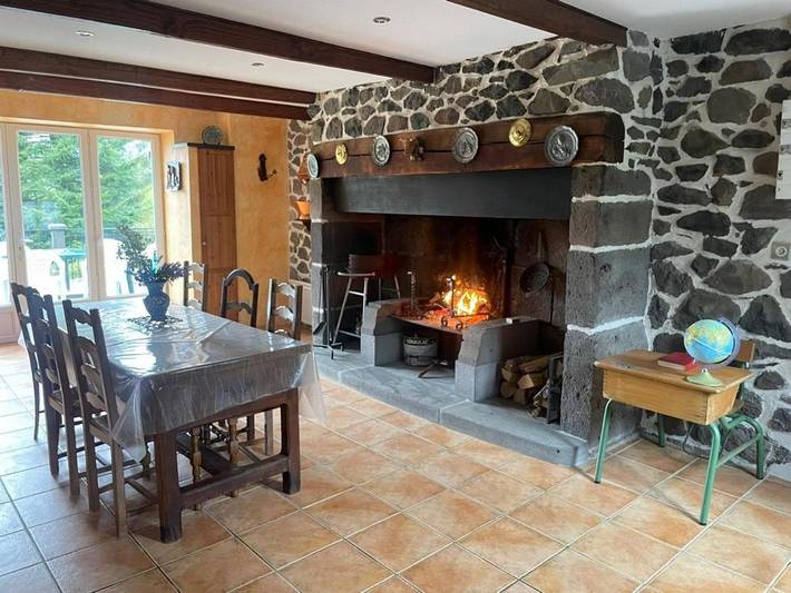 Location de vacances pour 8 personnes, avec jardin et vue à Le Falgoux - 4