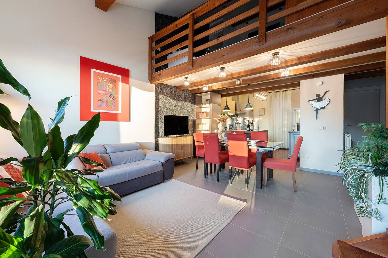 Lake Como – Incanto: Villetta Green con Giardino, Terrazzo e Vista Lago in Vestreno, Valvarrone