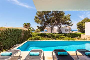 Villa in Sant Lluís, Coast of Menorca für 6 