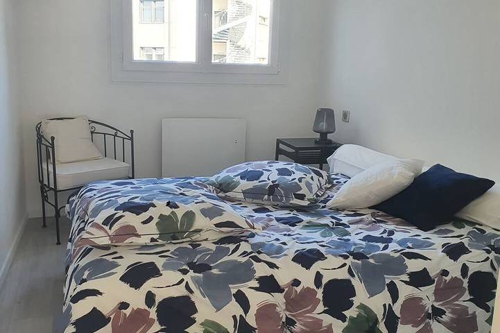 Appartement entier, Appartement lumineux avec vue panoramique sur port, mer et centre historique in Granville, Côte de la Déroute