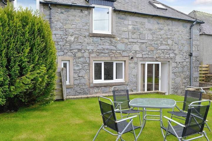 Log cabin for 4 people, with garden in Newton Stewart