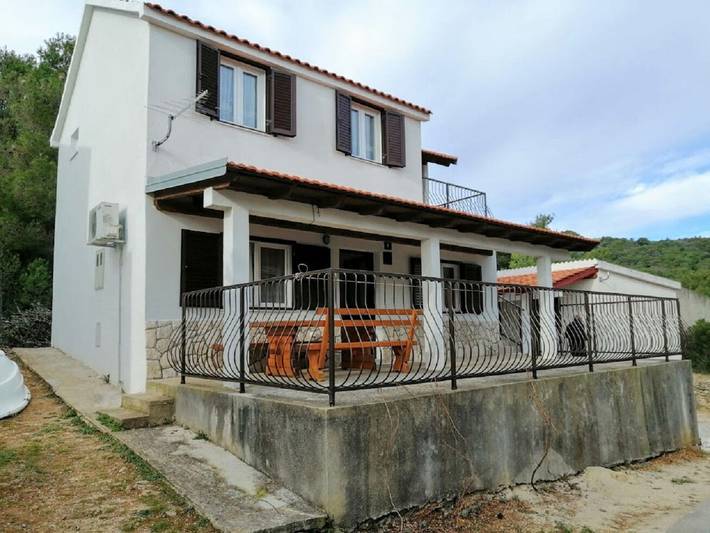 Ferieleilighet for 4 personer, med Terrasse i Vis Kroatia