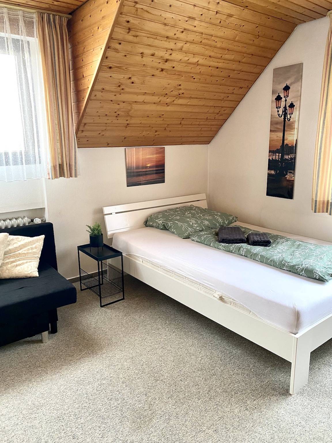 Ganze Ferienwohnung, Haus Apfelwiese - Apfelwiesen Ii, 35 qm, mit Schlafsofa und Etagenbett, max. 3 Personen in Friedrichshafen, Region Bodensee-Oberschwaben