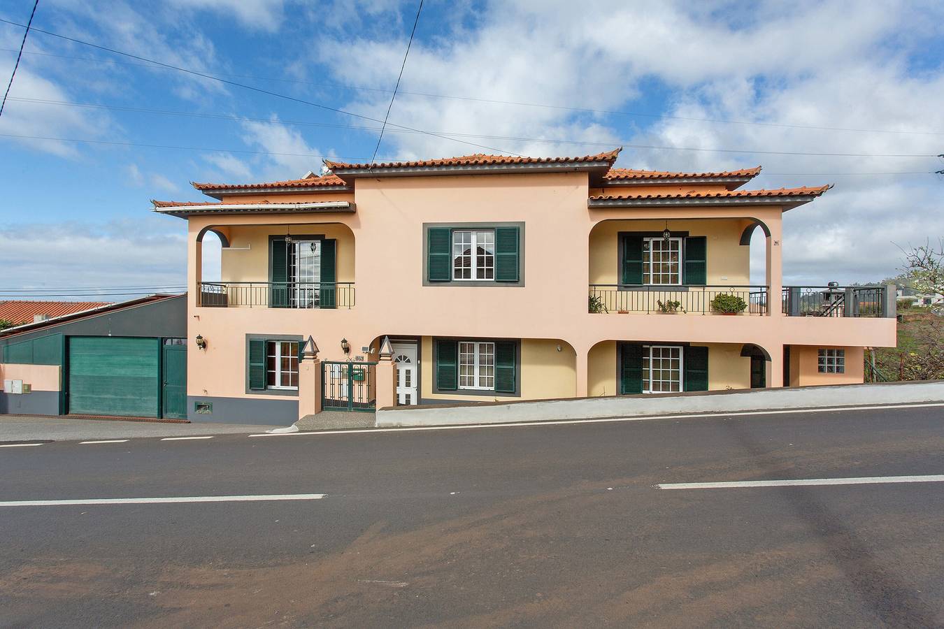 Entire apartment, Apartment 'Maria' with Sea View, Balcony and Wi-Fi in Canhas (Madeira), Madeira