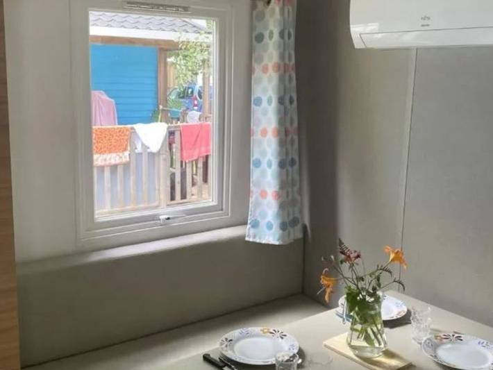 Mobil home pour 4 personnes, avec terrasse et piscine à Mialet - 2