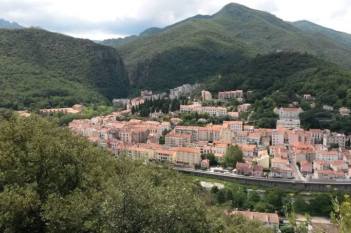 Gîte pour 2 personnes, avec piscine dans Office De Tourisme D Amelie Les Bains