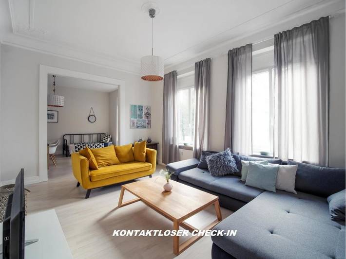 Ferienwohnung für 5 Personen, mit Balkon und Terrasse sowie Garten und Ausblick in Siegburg