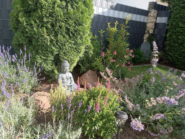 Entire apartment, Holiday Apartment 'Sonnenblick Und Relax' with Private Terrace, Shared Garden and Wi-Fi in Sundern, Sorpesee
