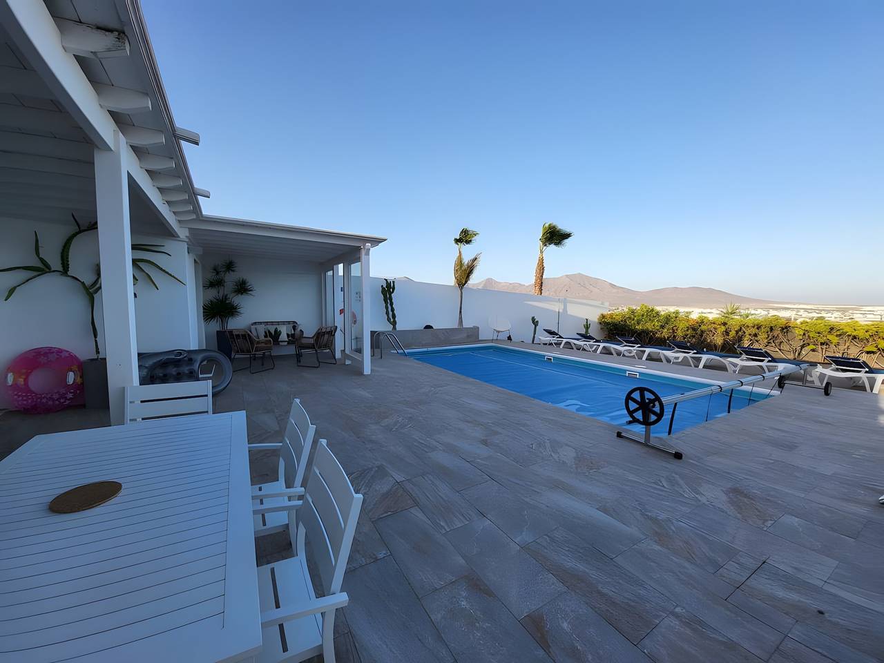 Maison de vacances "El Ancla" avec vue sur la mer, piscine privée et Wi-Fi in Playa Blanca, Yaiza