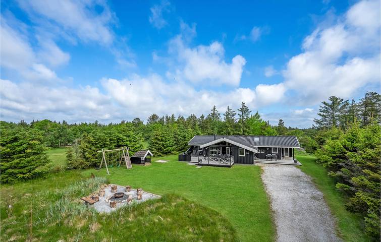 Ferienhaus für 10 Personen, mit Whirlpool und Terrasse sowie Sauna in Blokhus