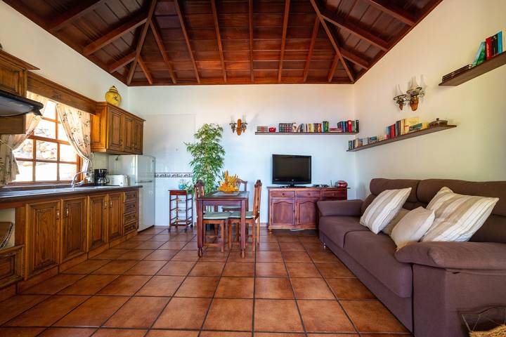 Casa rural para 2 personas, con terraza además de jardín y piscina en Tijarafe - 4