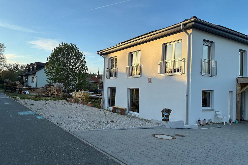 Ganze Wohnung, Apartment „Hedwig und Anna“ mit Balkon und Wlan in Zapfendorf, Landkreis Bamberg