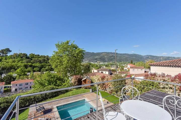 Location de vacances pour 6 personnes, avec piscine et jardin à La Roquette-sur-Siagne - 2