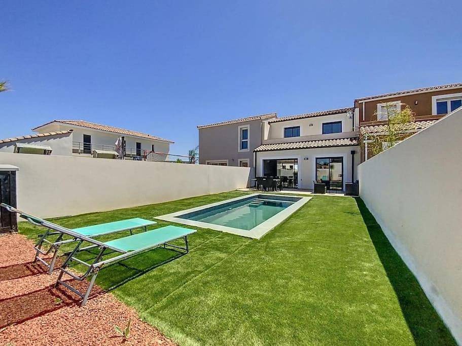 Three-Bedroom Villa in Mont Blanc, Costa mediterránea (Francia)