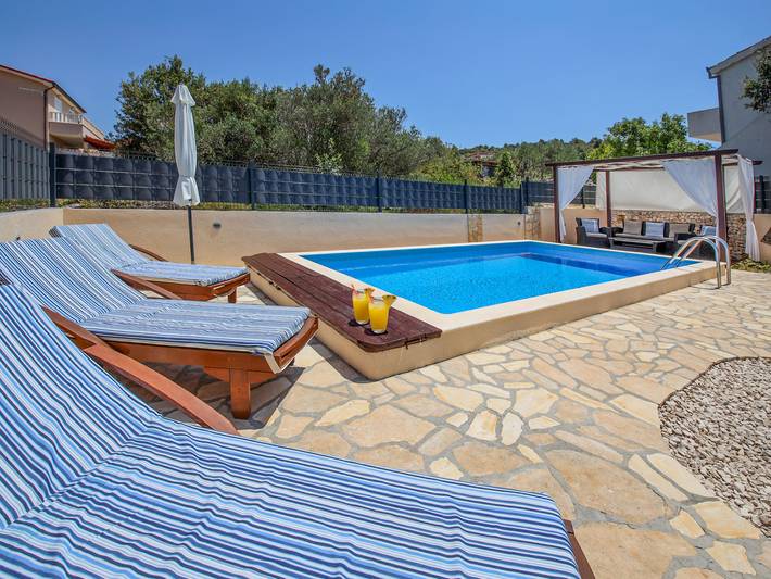 Apartament wakacyjny dla 6 osób, z taras w Razanj