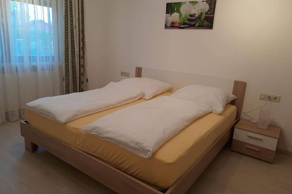 Ganze Wohnung, Ferienwohnung 3 - Eg 53 m², mit Terrasse, nahe Chiemsee in Obing, Landkreis Traunstein
