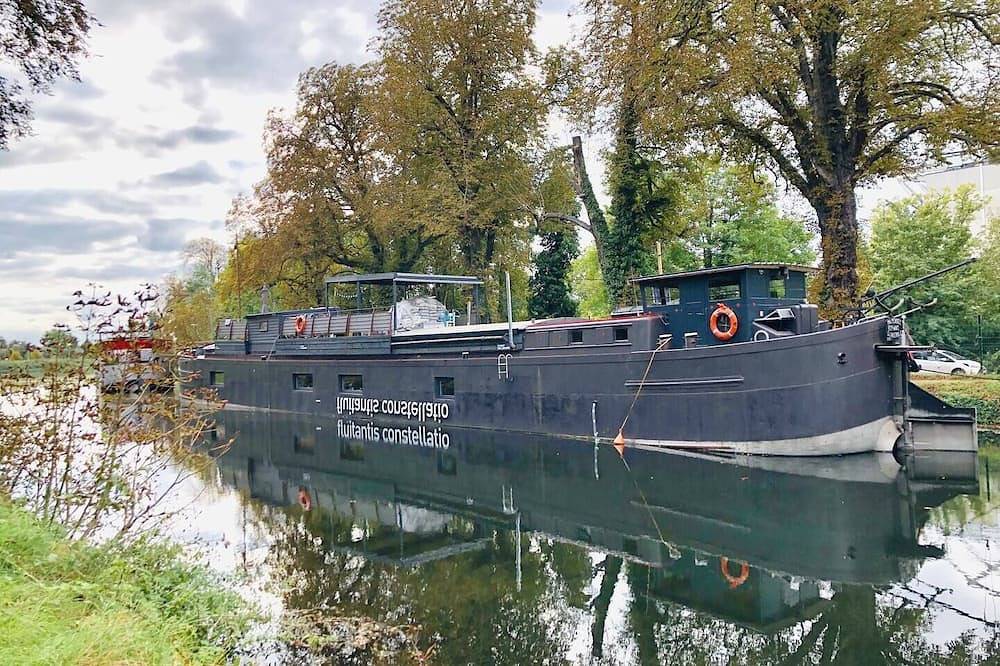 Hausboot-Apartment-Ensuite-Blick auf den Kanal in Metz, Metz Region