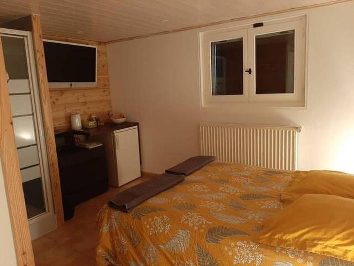 Location de vacances pour 2 personnes, avec jardin et piscine à Viuz-en-Sallaz - 2