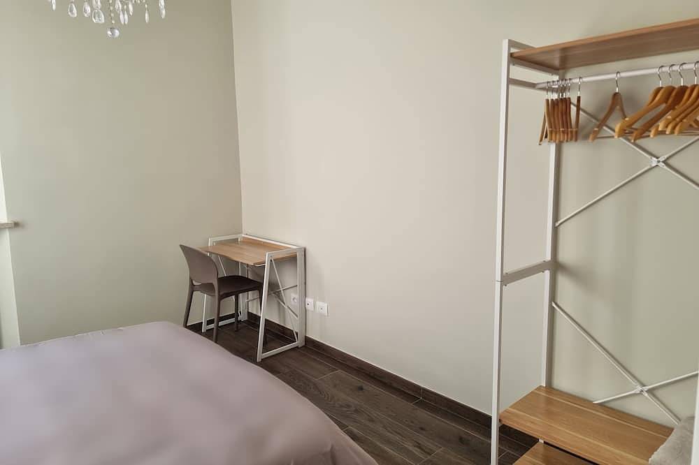 Ganze Wohnung, Two-Room Apartment with kitchen-Pavia-near the center in Pavia, Pavia Provinz