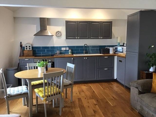 Entire holiday apartment, Central Teignmouth Penthouse, Sleeps 4, Pets Ok in Teignmouth, Devon