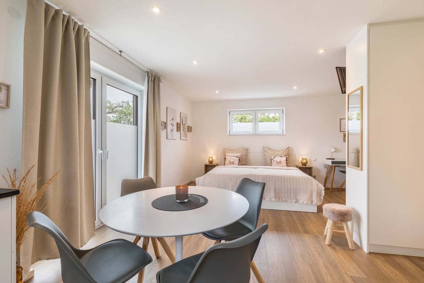 Ganze Wohnung, Familien-Apartment Fewo Parkside S2 | 8Min Legoland | Terrasse & Parkplatz in Legoland Deutschland, Günzburg