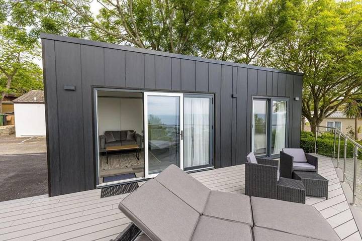 Apartment for 2 people, with Balcony and Terrace as well as View in Isle of Portland